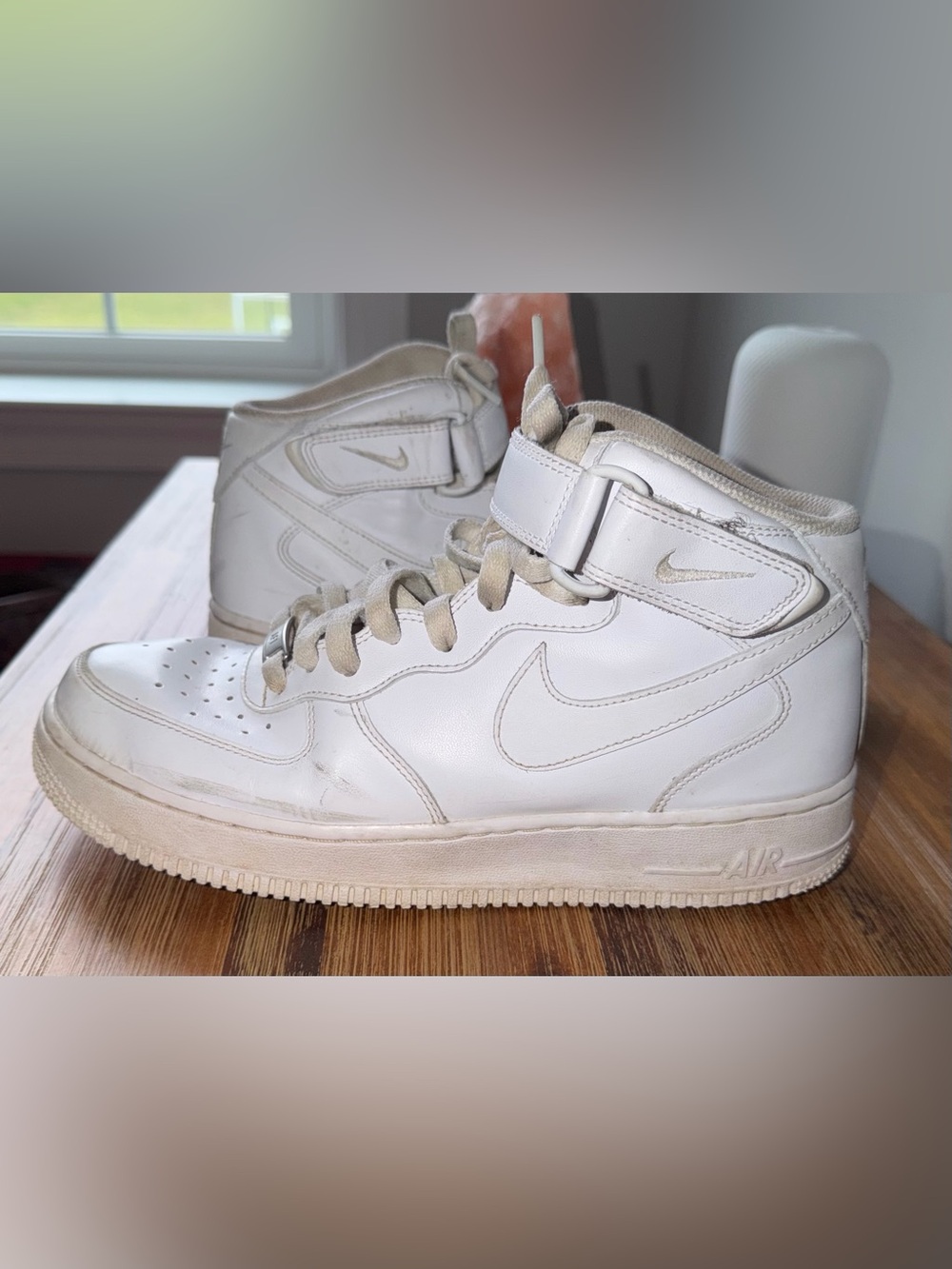 Nike Wmns Air Force 1 '07 Mid 'Triple White'